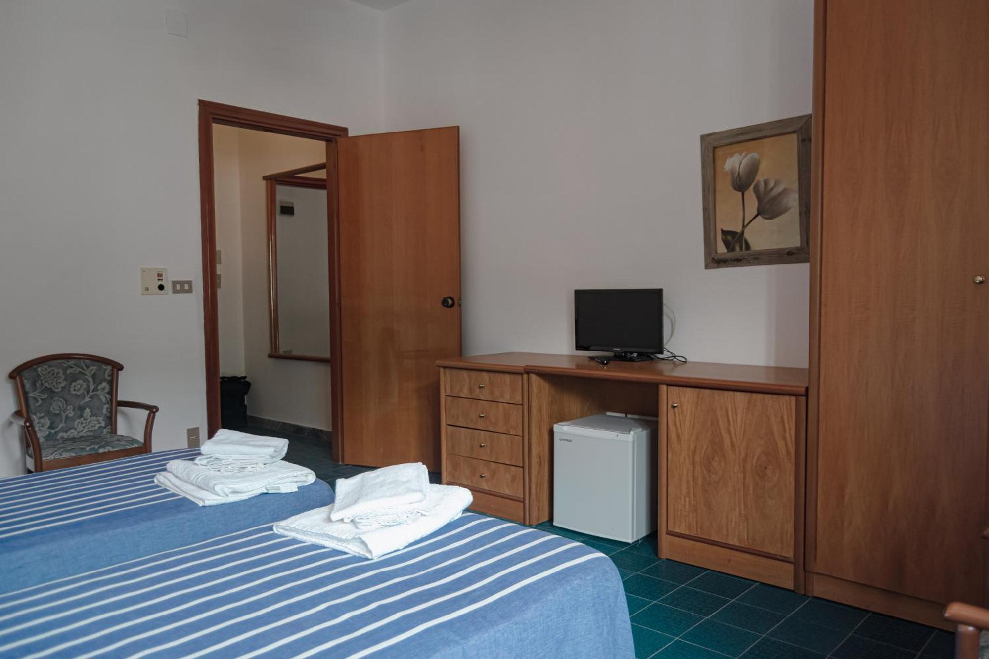 Hotel Mediterraneo Terme Luigiane Zewnętrze zdjęcie